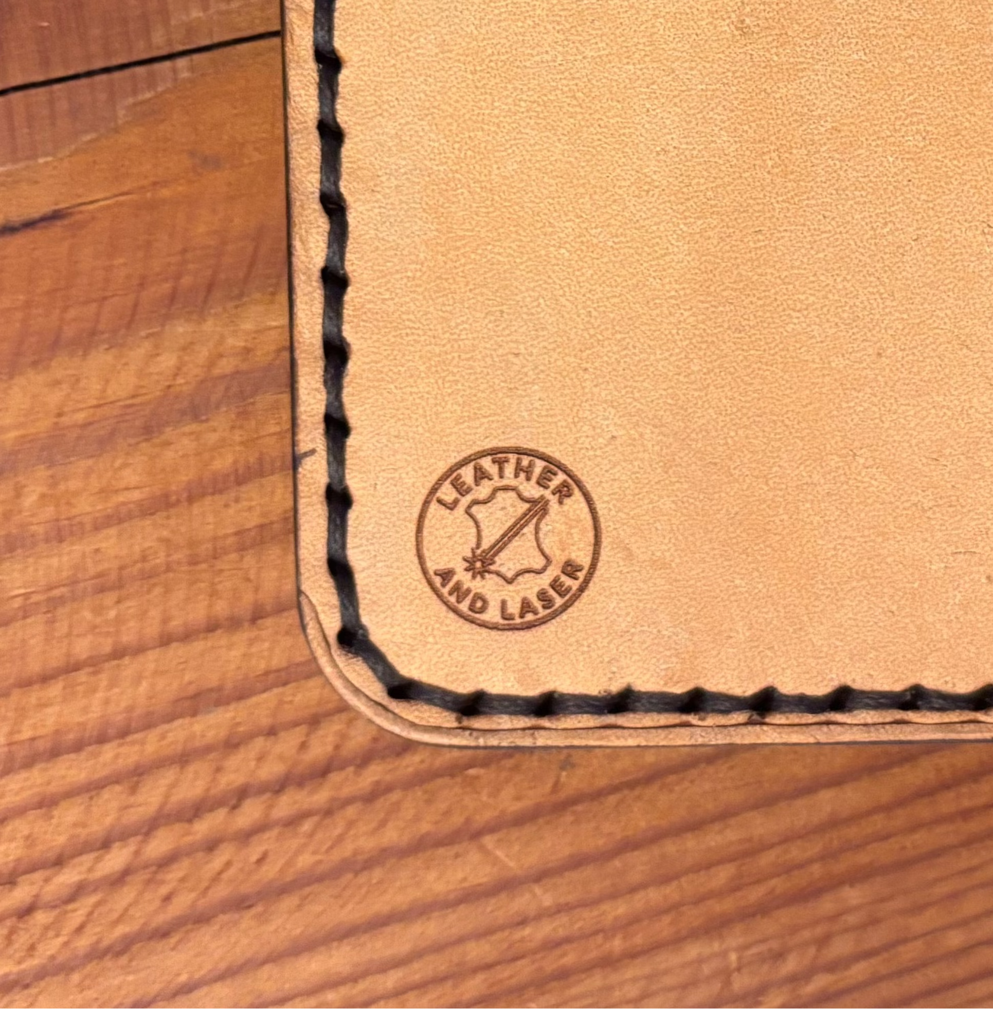 Leather EDC Fox Engraved Card Wallet - Bone & Castanga - Hand Stitched