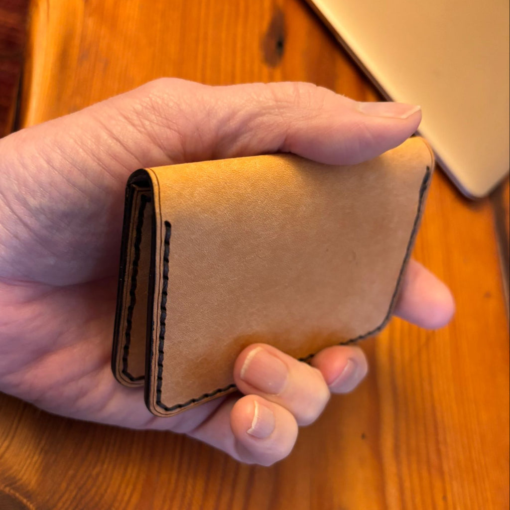 Bi-Fold Two-Tone Leather Card Holder - Bone & Patrolio | Hand-Stitched